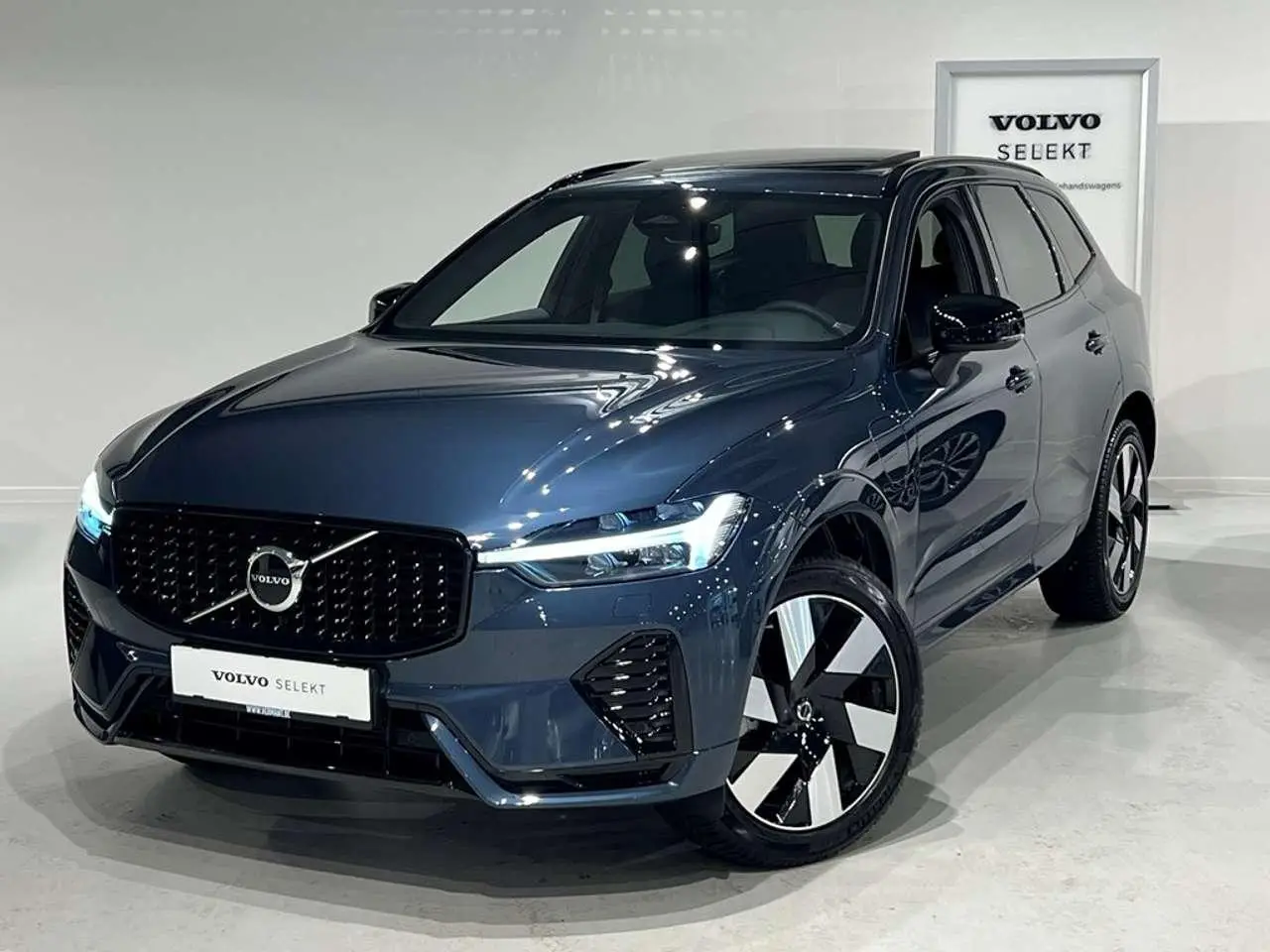 Photo 1 : Volvo Xc60 2023 Hybrid