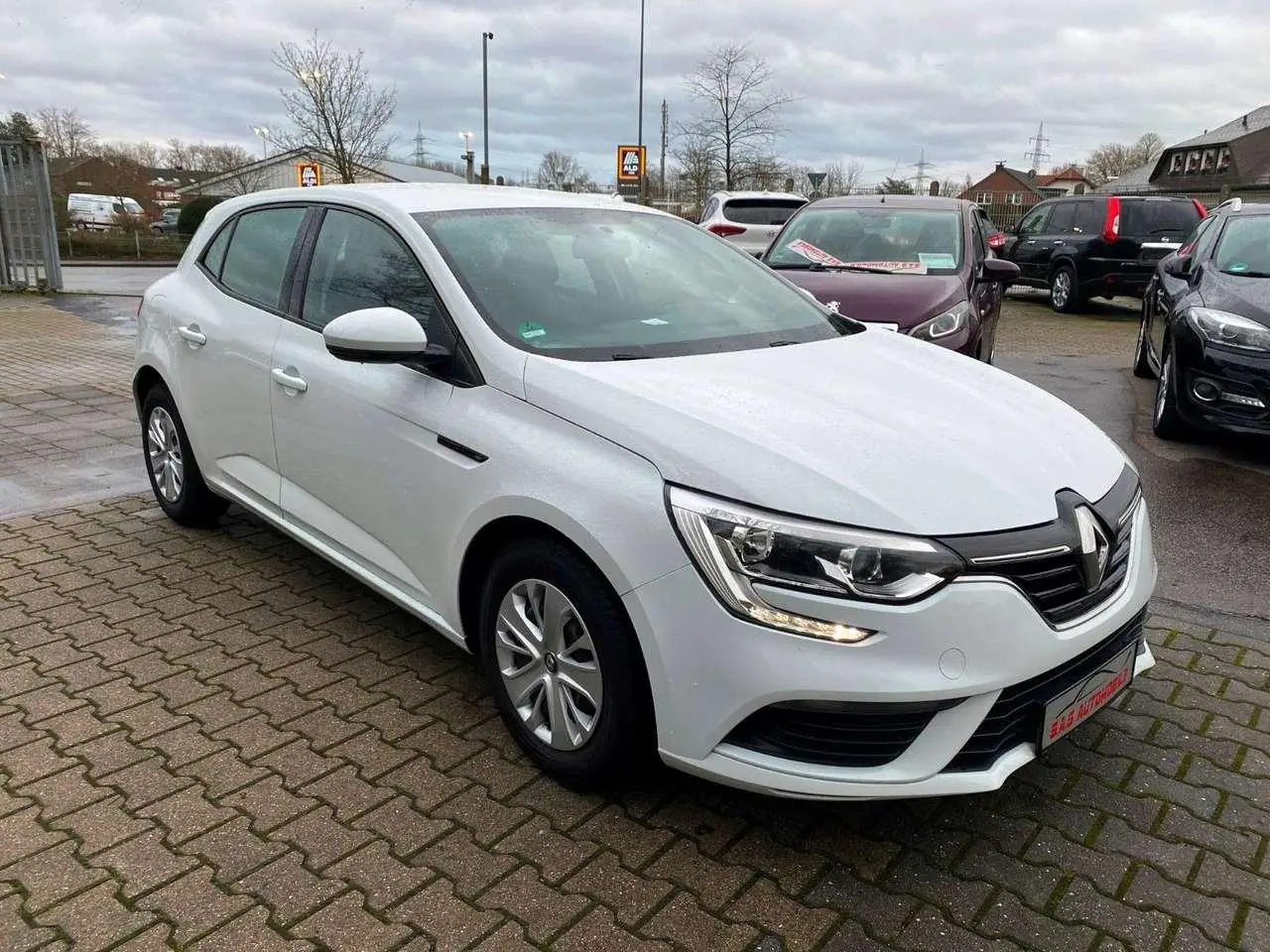 Photo 1 : Renault Megane 2017 Essence