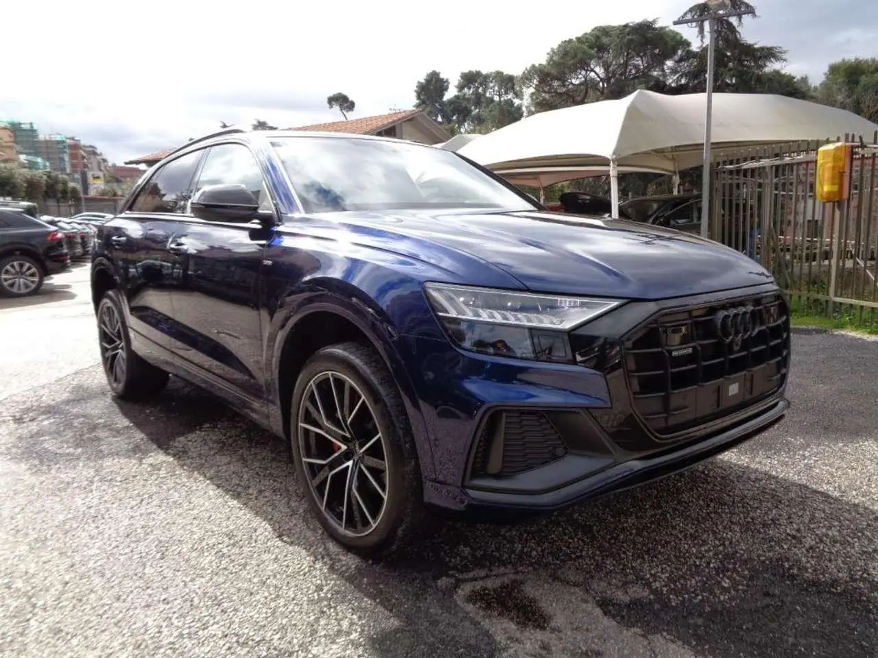 Photo 1 : Audi Q8 2023 Hybrid