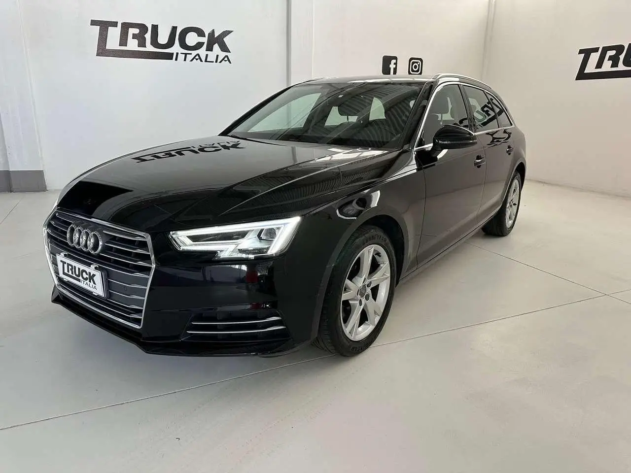 Photo 1 : Audi A4 2018 Diesel