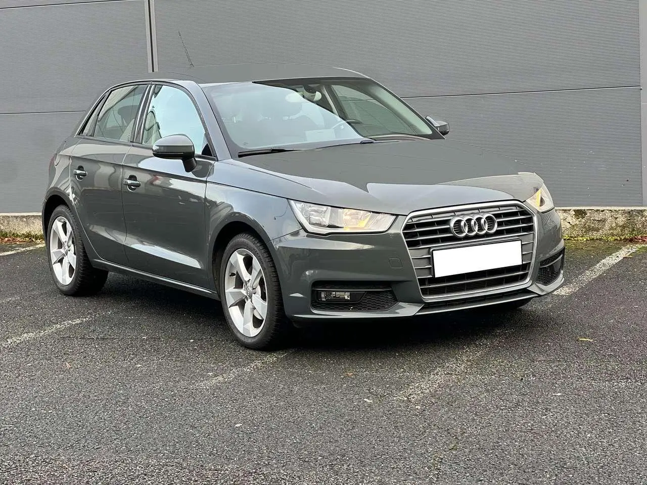 Photo 1 : Audi A1 2016 Petrol