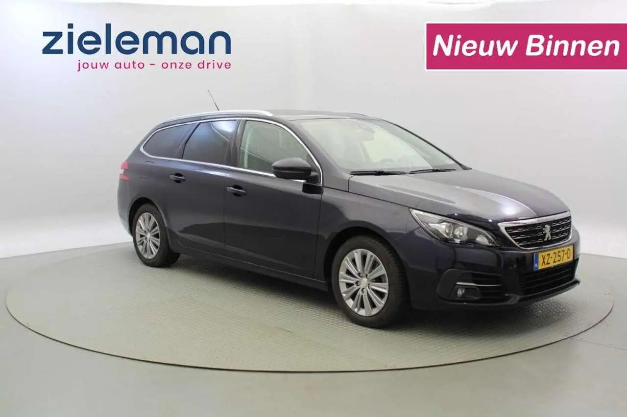 Photo 1 : Peugeot 308 2019 Essence