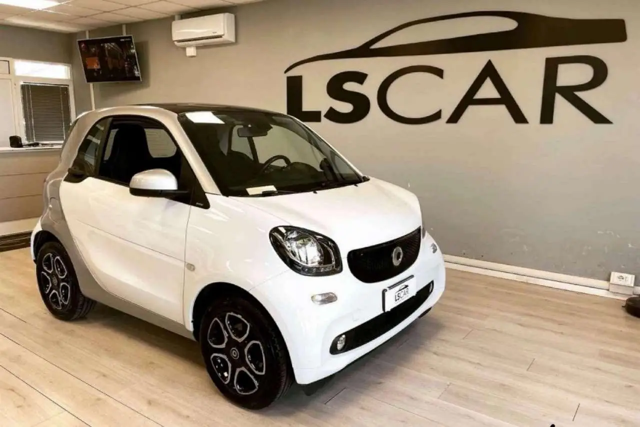 Photo 1 : Smart Fortwo 2018 Petrol