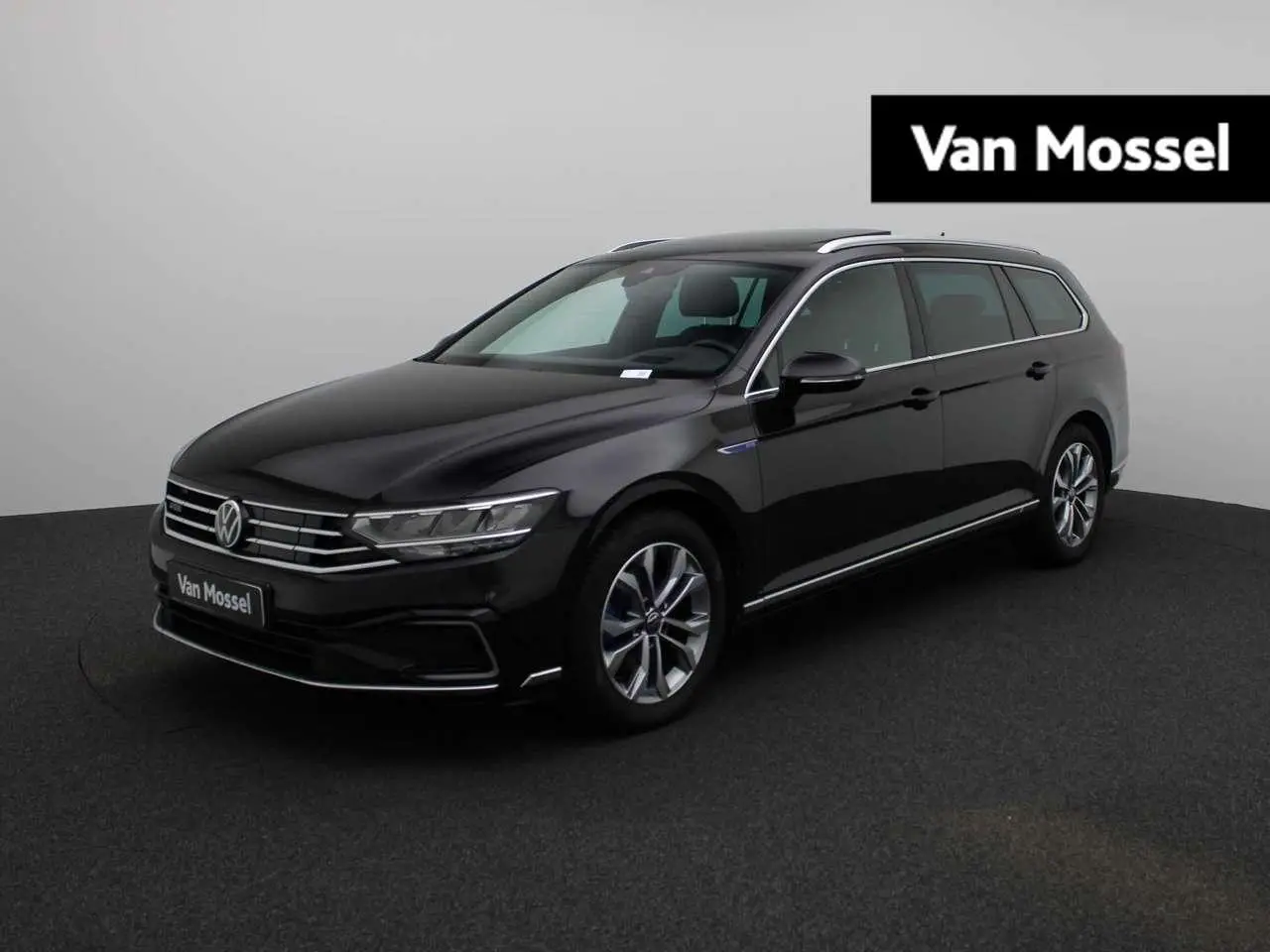 Photo 1 : Volkswagen Passat 2021 Hybrid