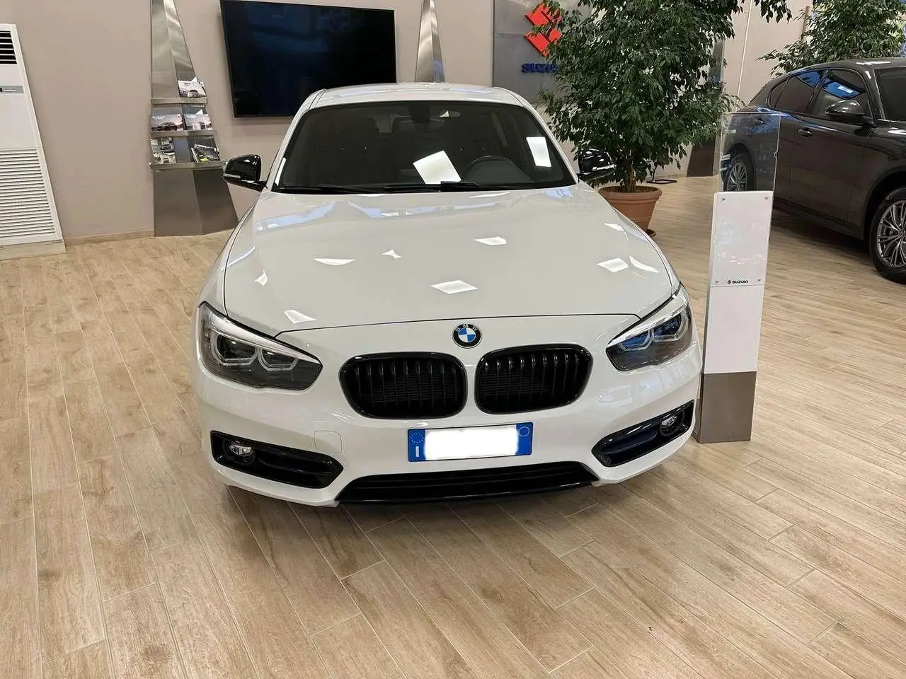 Photo 1 : Bmw Serie 1 2018 Diesel