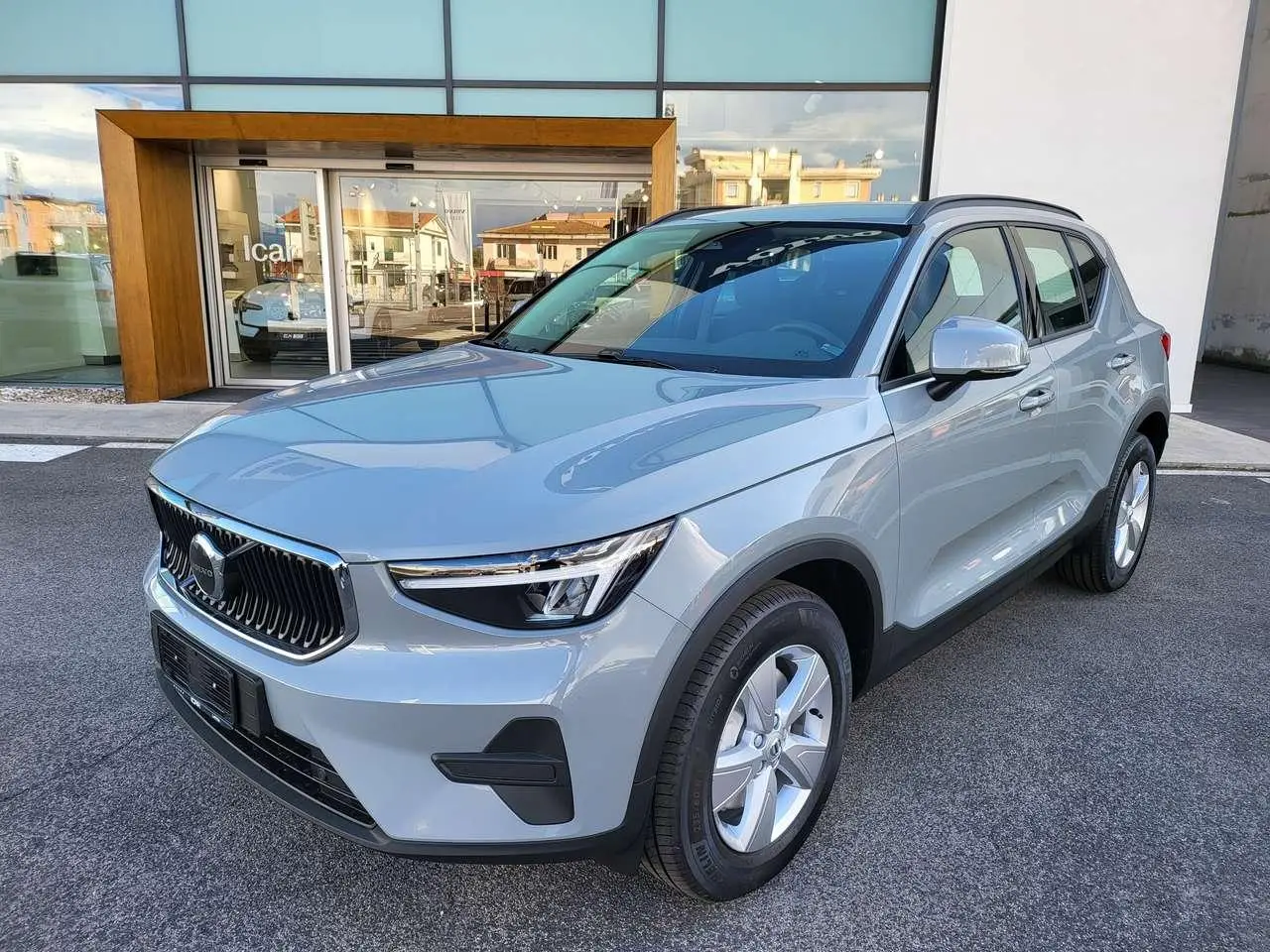 Photo 1 : Volvo Xc40 2024 Petrol