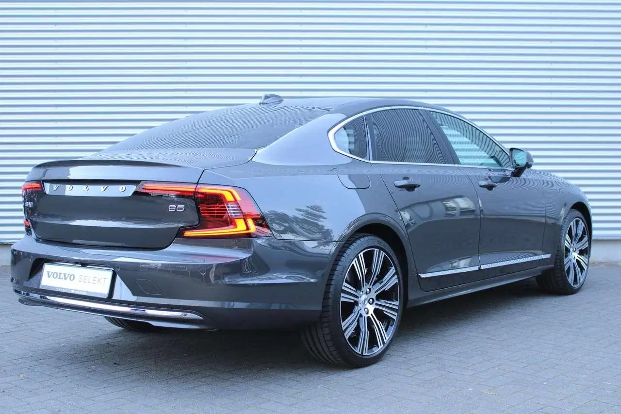 Photo 1 : Volvo S90 2023 Essence