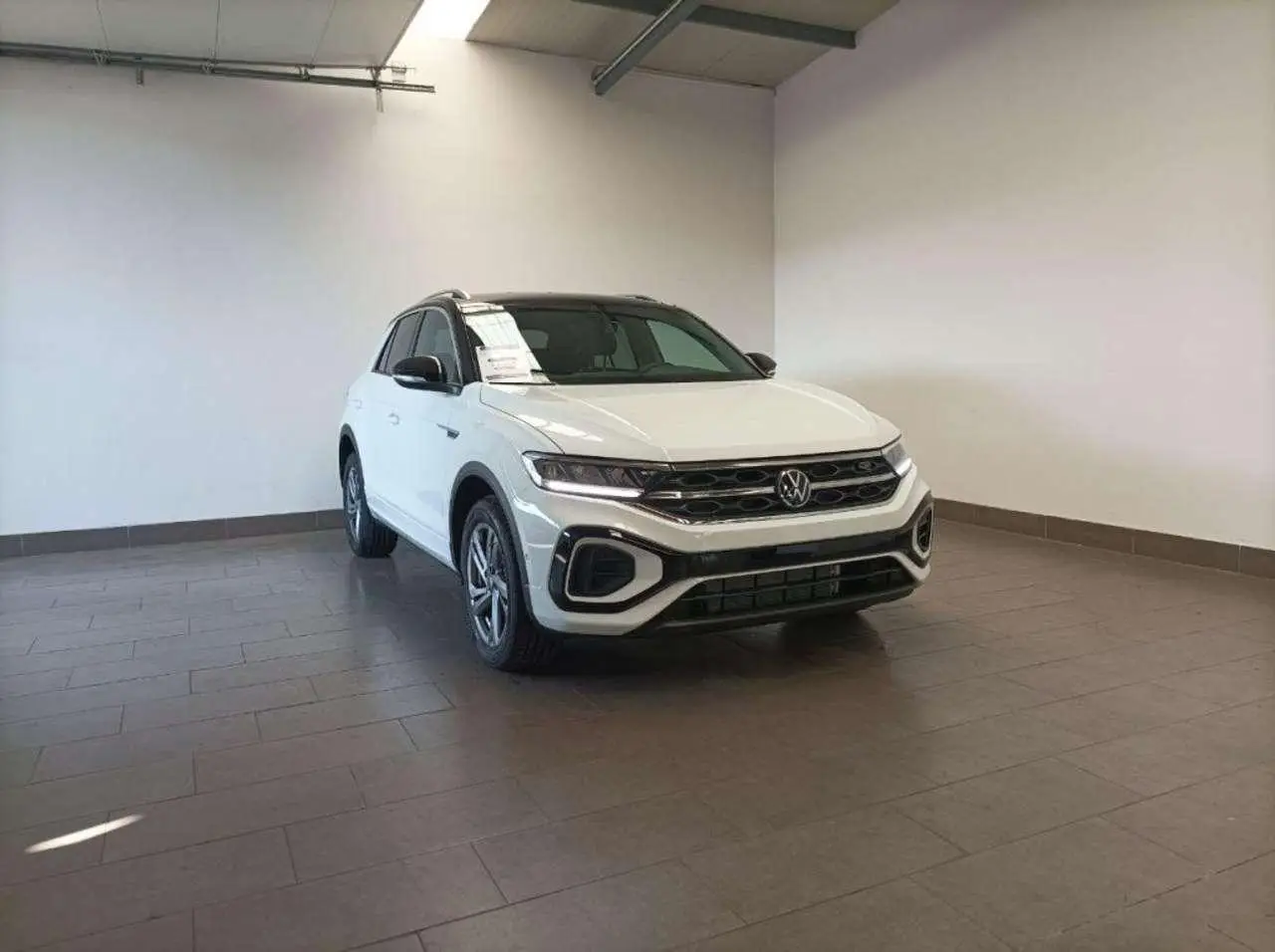 Photo 1 : Volkswagen T-roc 2024 Petrol