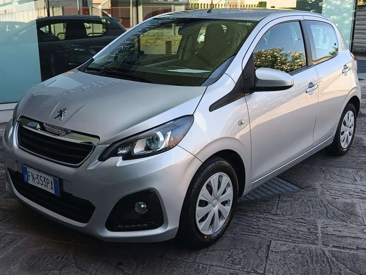 Photo 1 : Peugeot 108 2018 Petrol