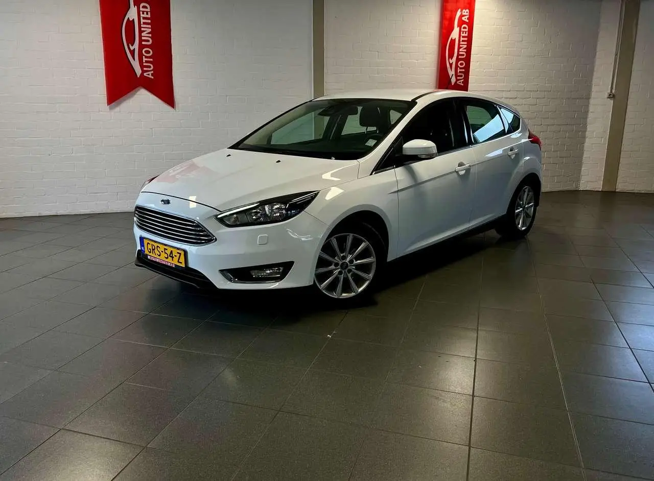 Photo 1 : Ford Focus 2018 Petrol