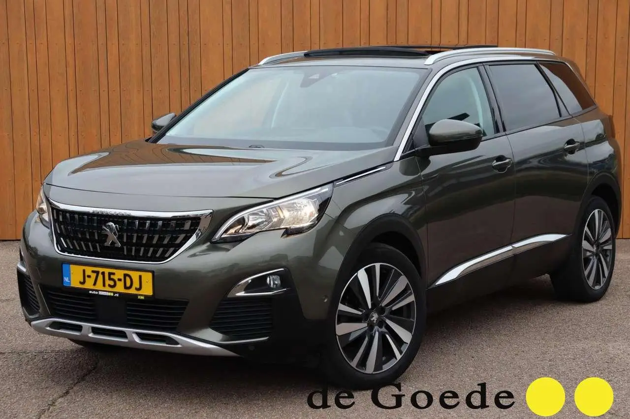 Photo 1 : Peugeot 5008 2020 Petrol