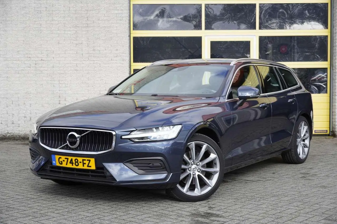 Photo 1 : Volvo V60 2019 Petrol