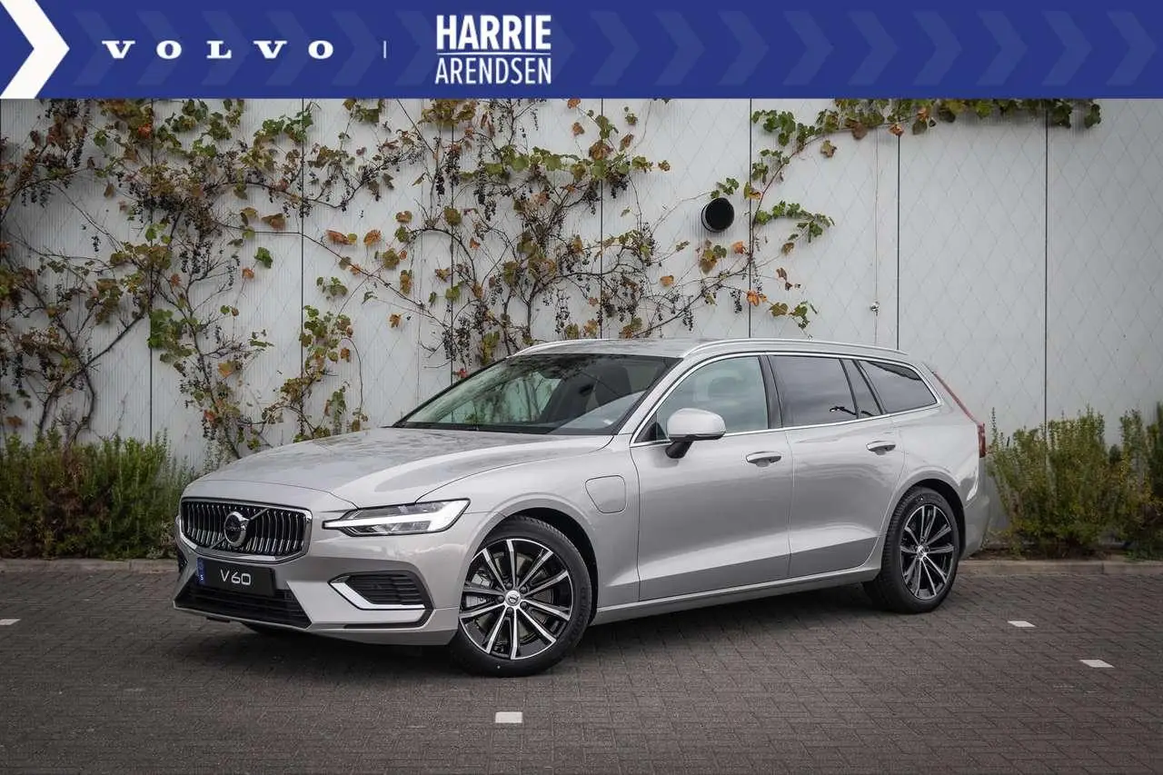 Photo 1 : Volvo V60 2024 Hybrid