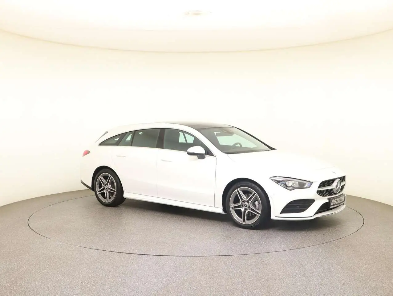 Photo 1 : Mercedes-benz Classe Cla 2023 Essence