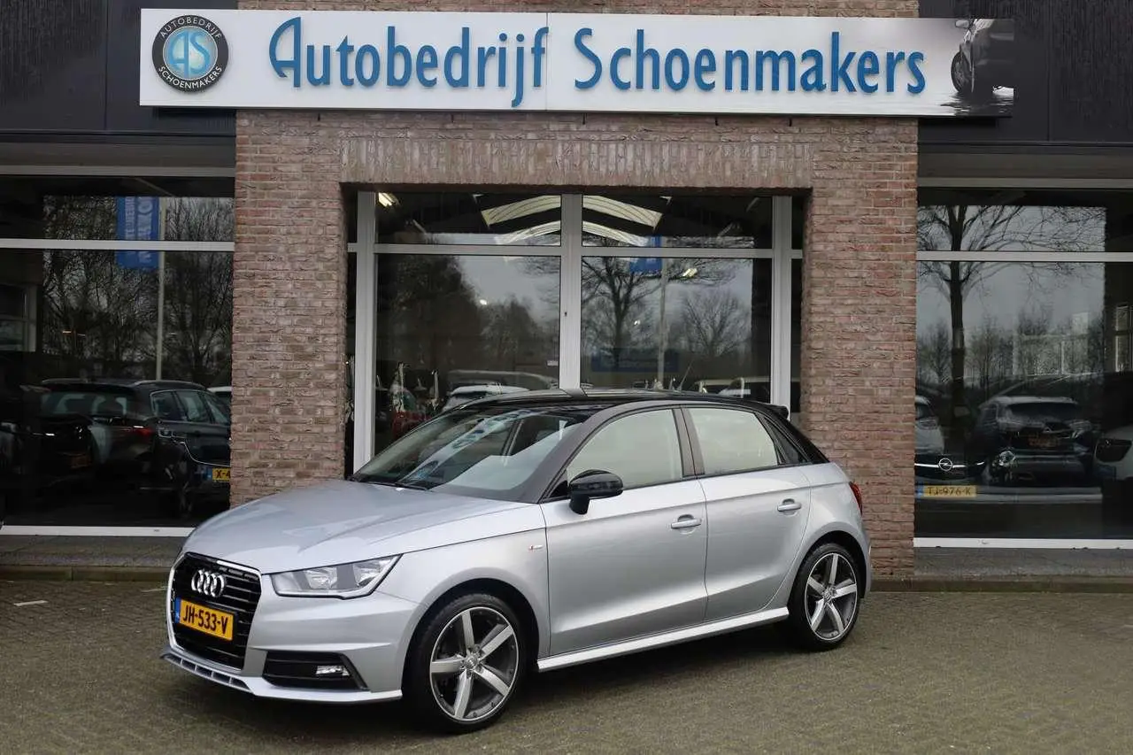 Photo 1 : Audi A1 2016 Petrol