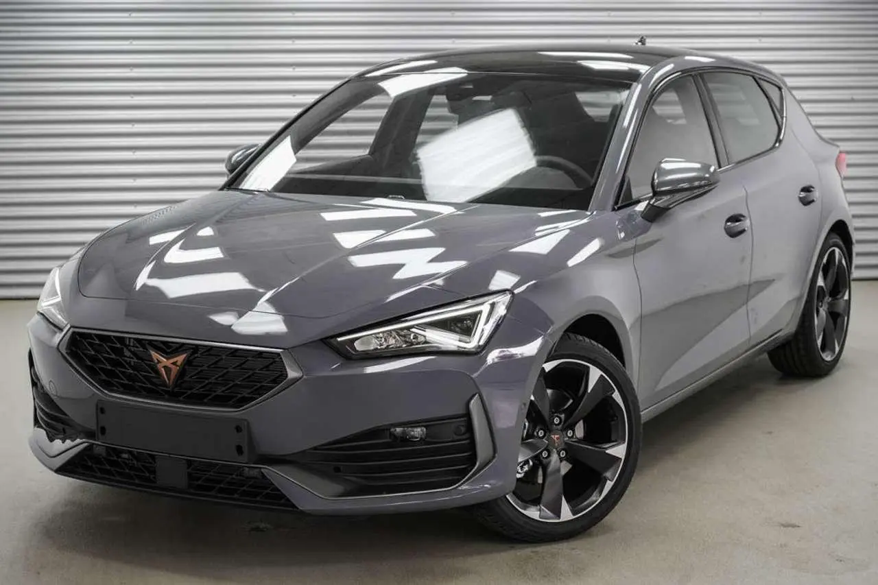 Photo 1 : Cupra Leon 2024 Petrol