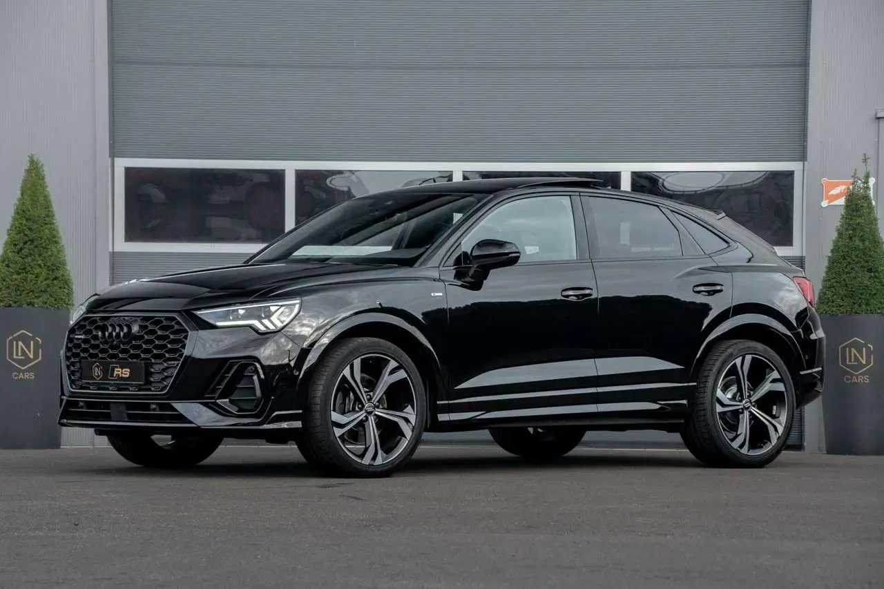 Photo 1 : Audi Q3 2020 Petrol