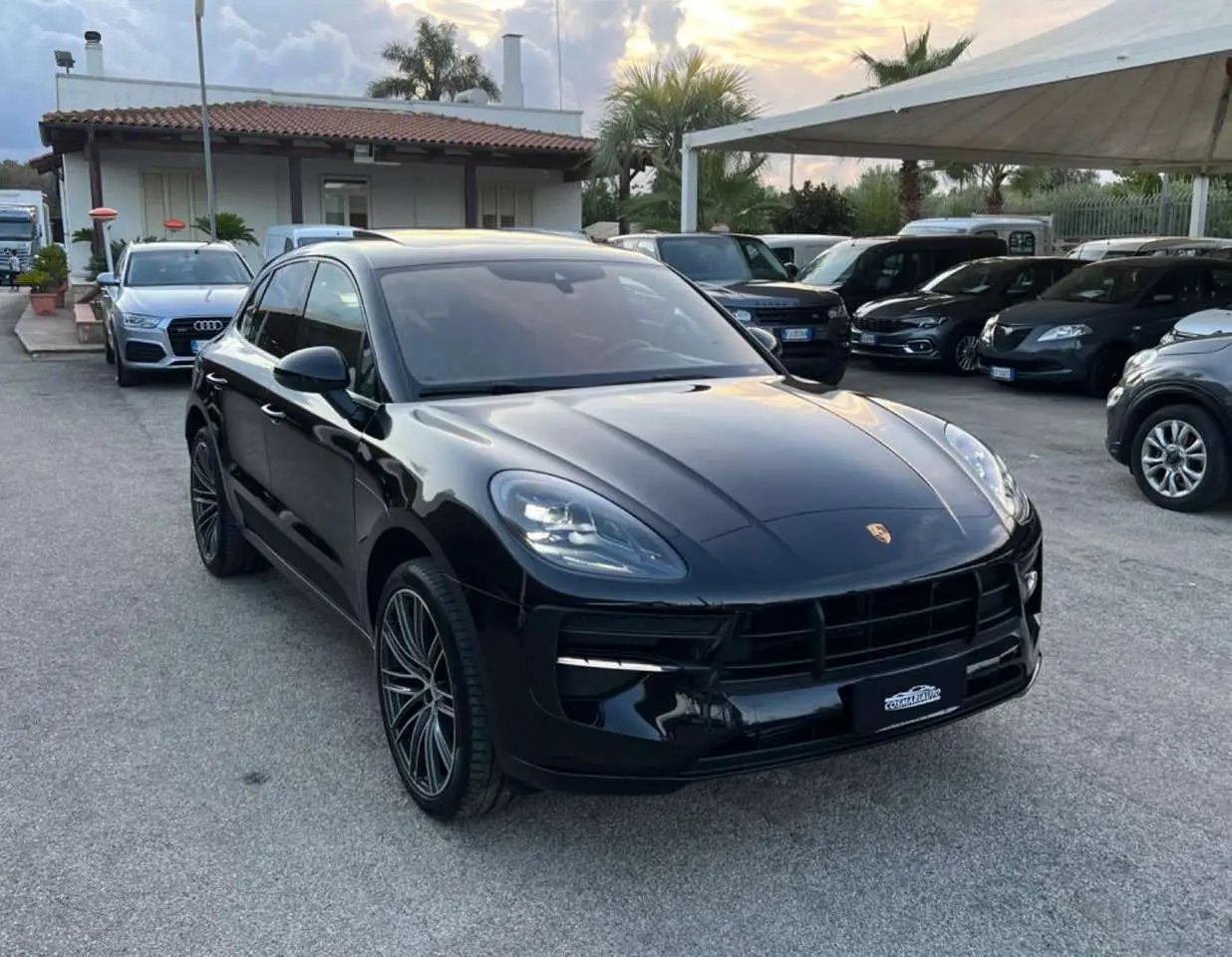 Photo 1 : Porsche Macan 2019 Petrol