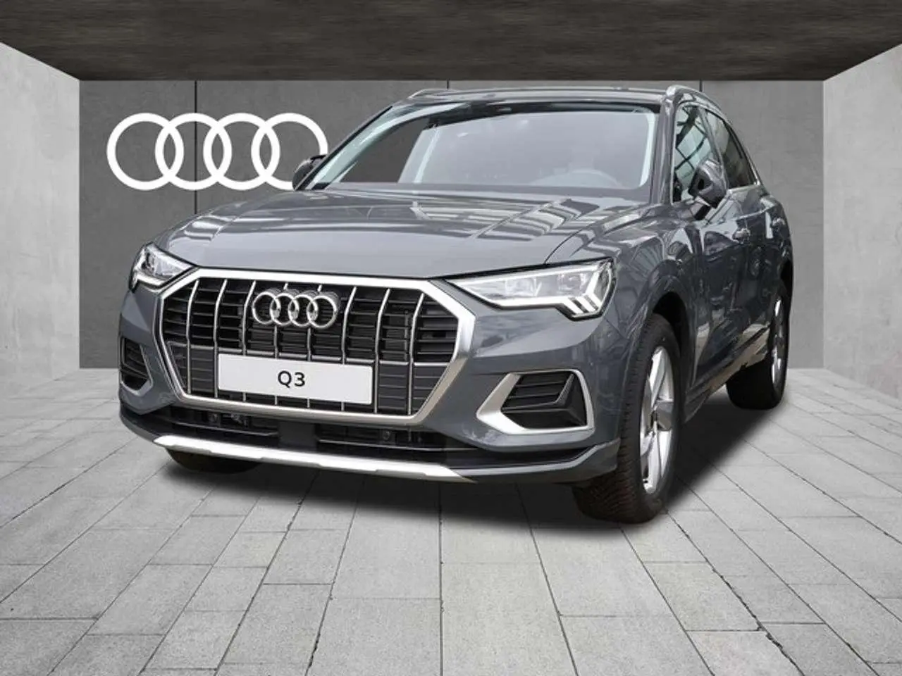 Photo 1 : Audi Q3 2024 Petrol