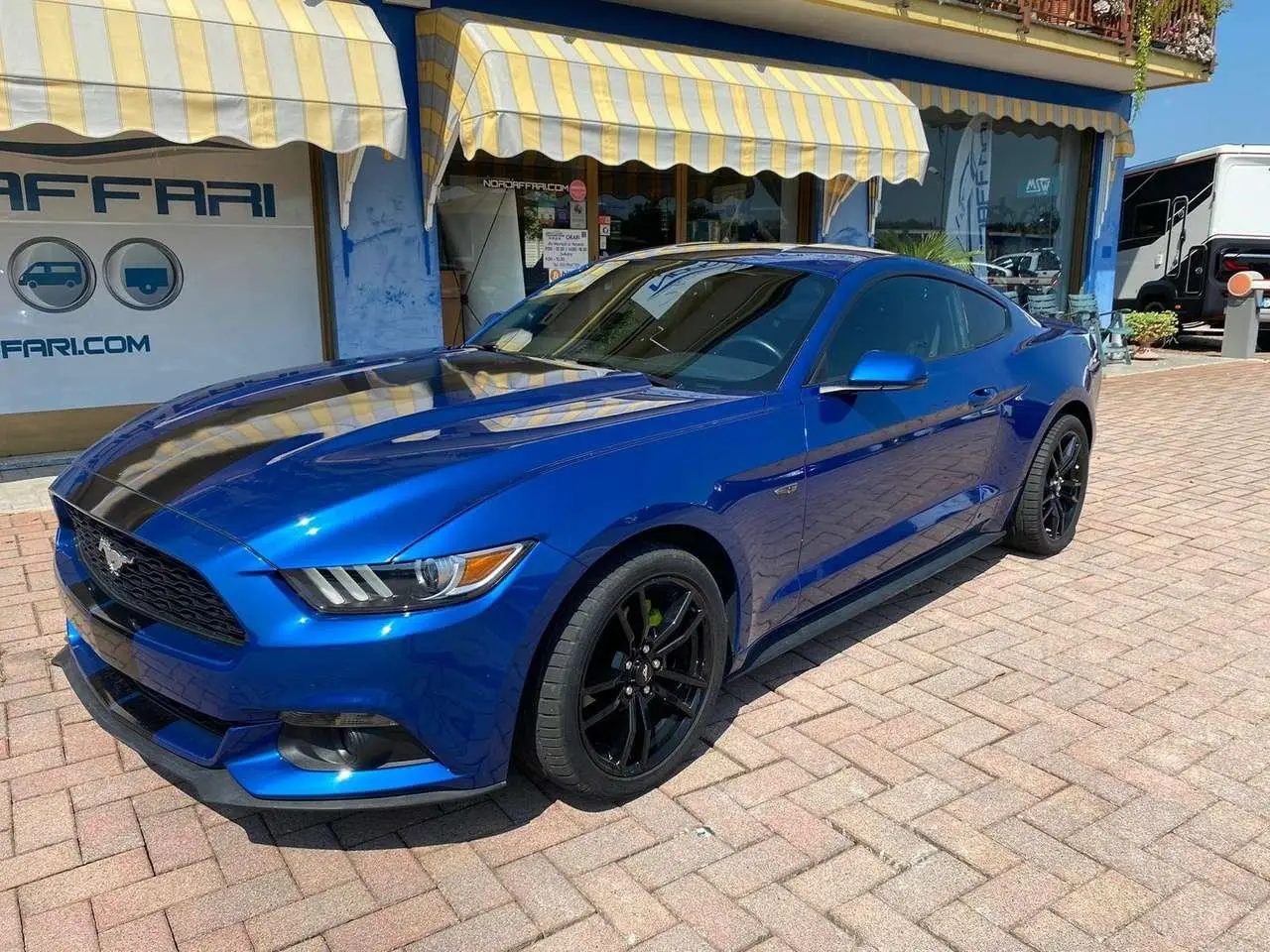 Photo 1 : Ford Mustang 2018 Petrol