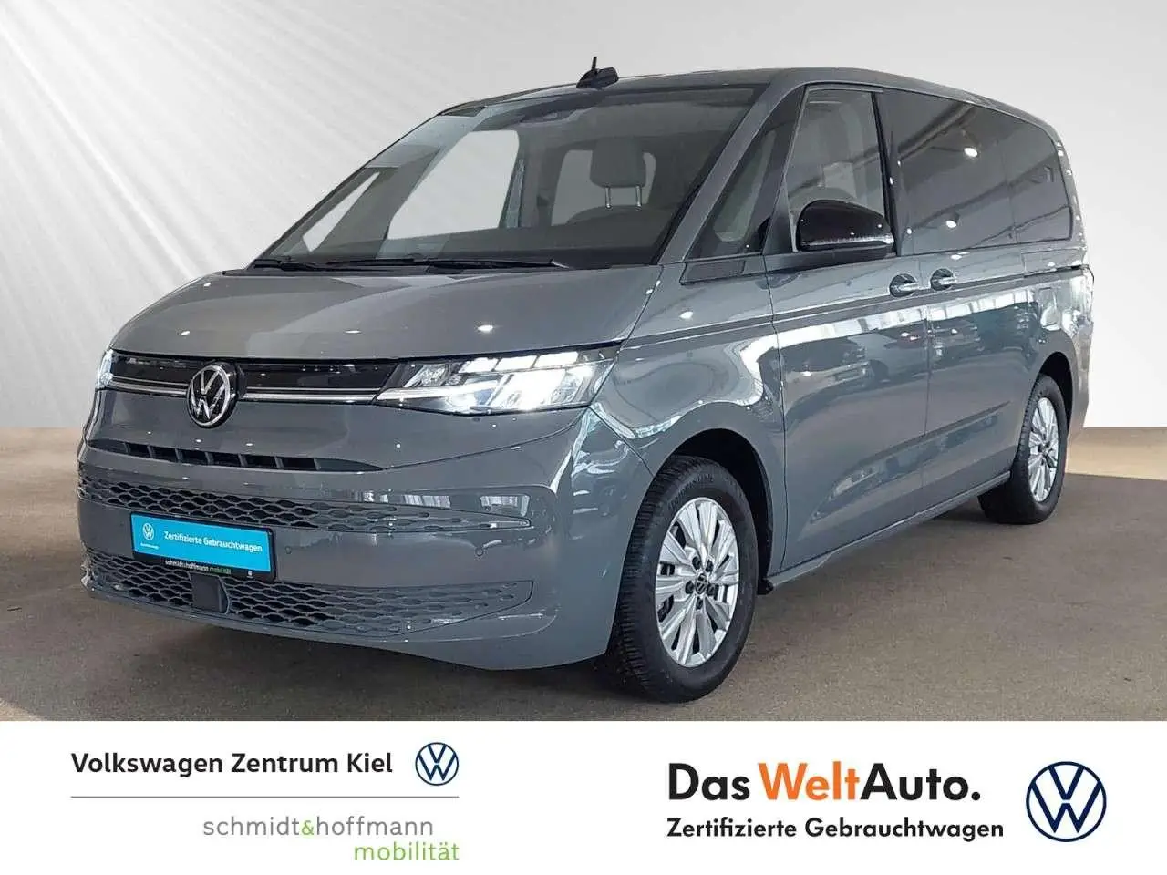 Photo 1 : Volkswagen T7 2023 Petrol