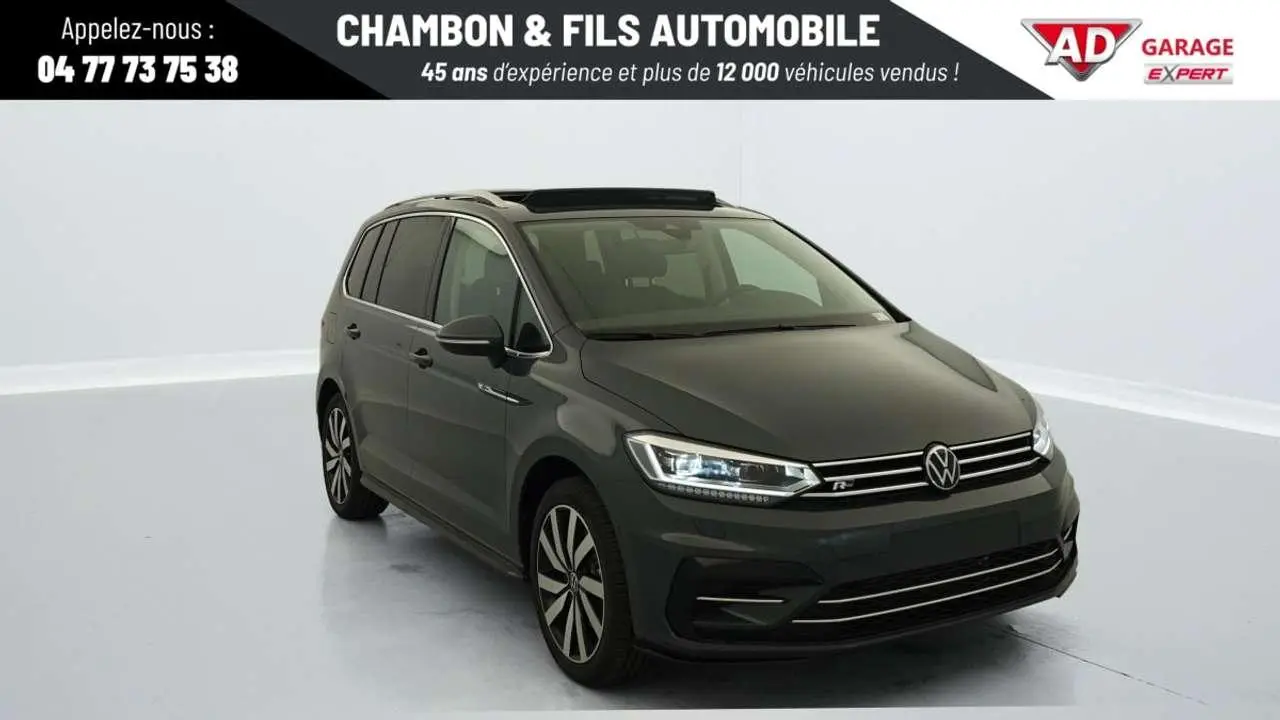 Photo 1 : Volkswagen Touran 2024 Essence