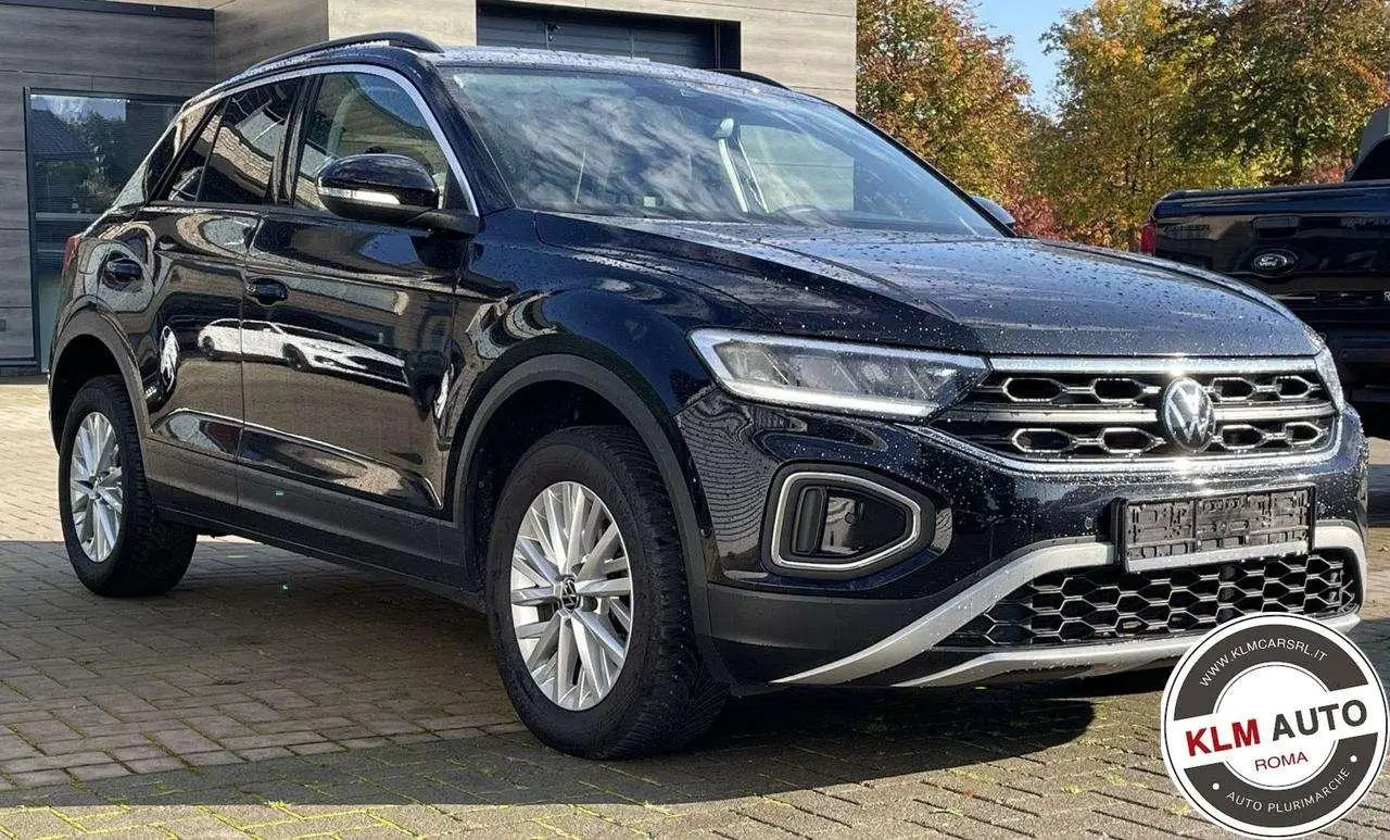 Photo 1 : Volkswagen T-roc 2023 Essence