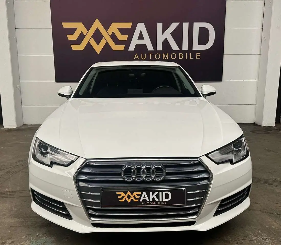 Photo 1 : Audi A4 2018 Petrol