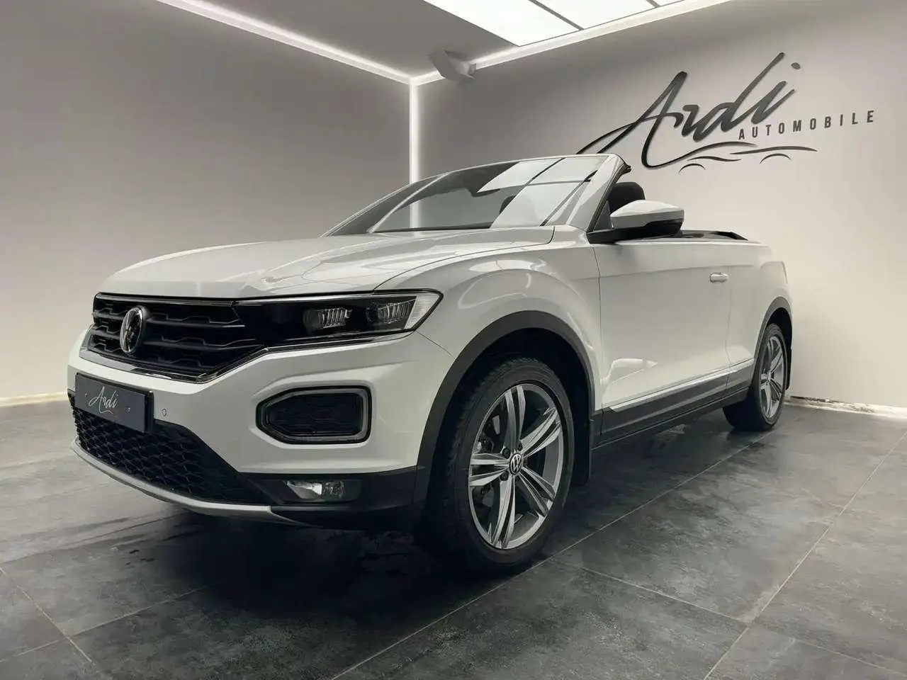 Photo 1 : Volkswagen T-roc 2021 Petrol