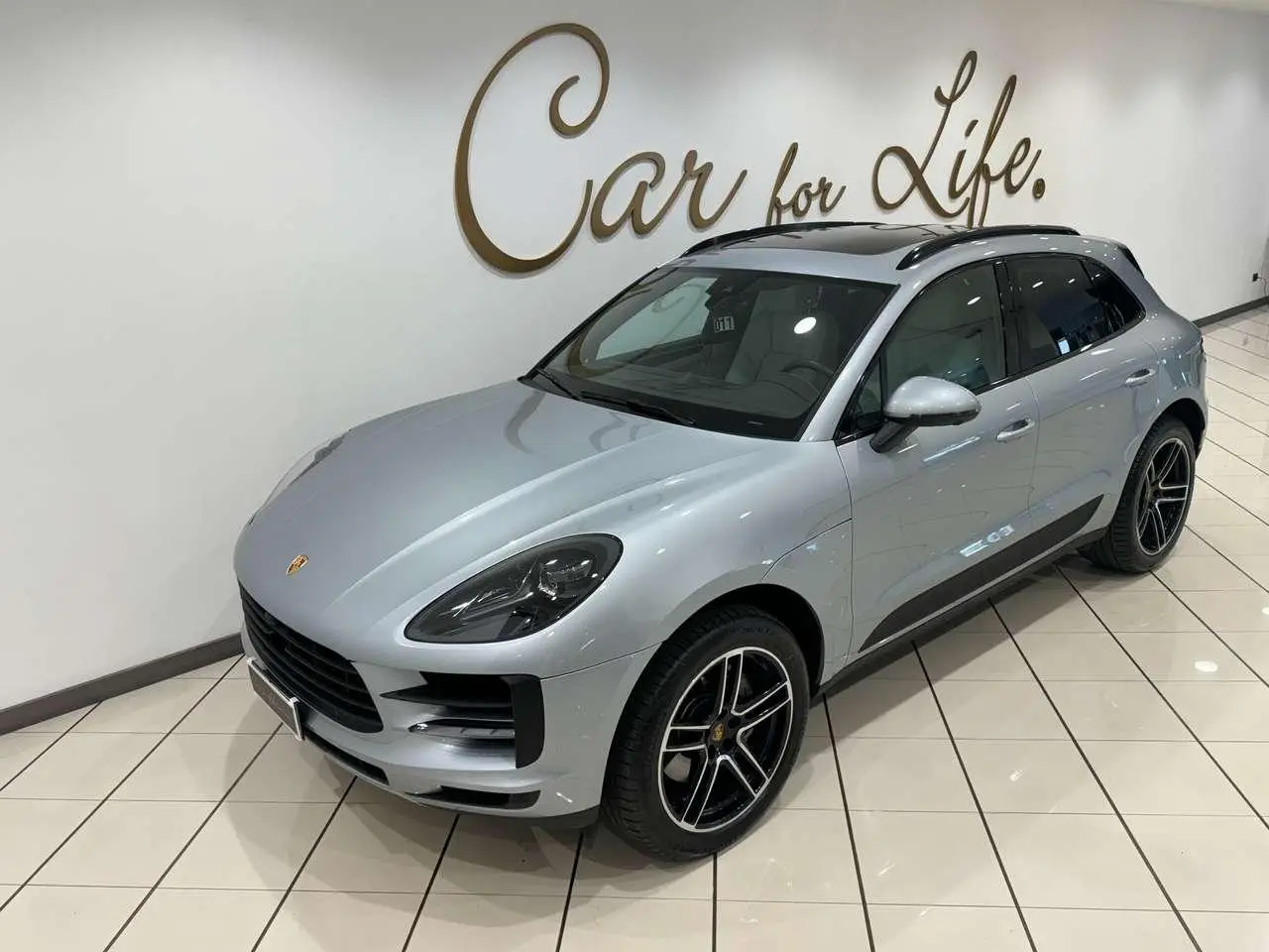 Photo 1 : Porsche Macan 2019 Essence