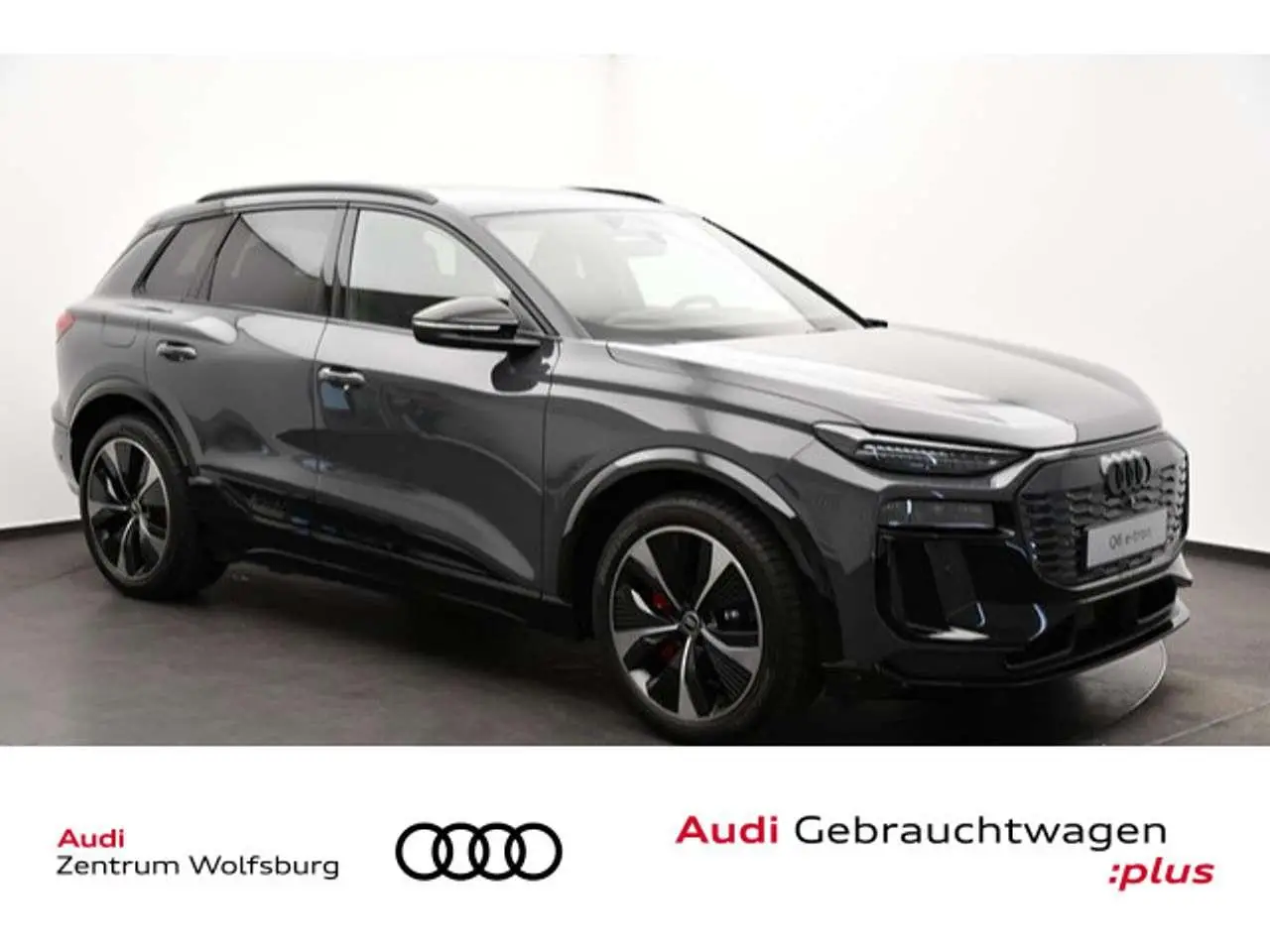 Photo 1 : Audi E-tron 2024 Électrique