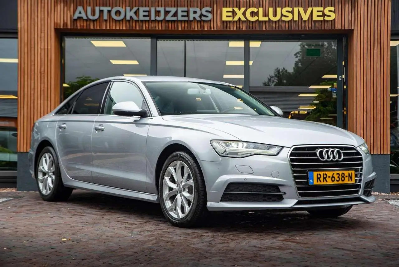 Photo 1 : Audi A6 2018 Essence