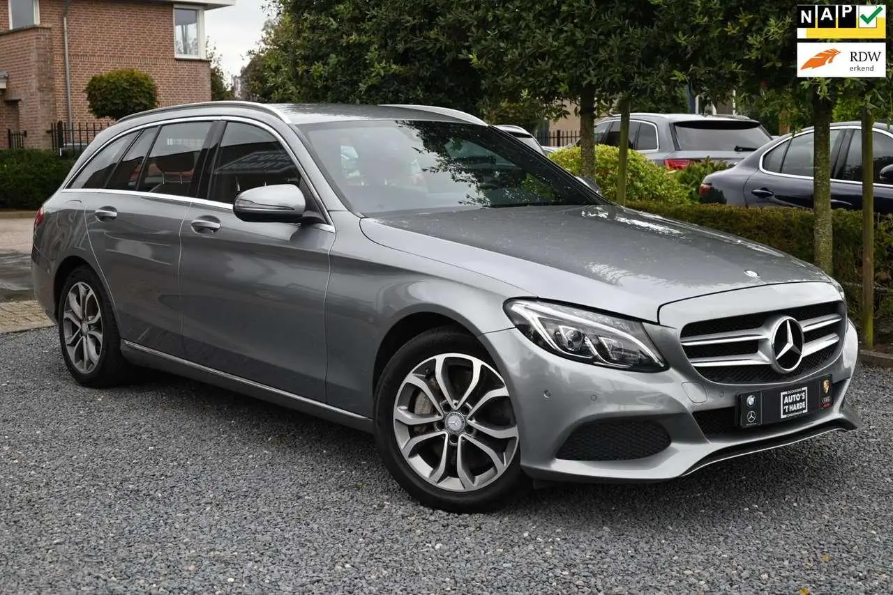 Photo 1 : Mercedes-benz Classe C 2015 Hybride