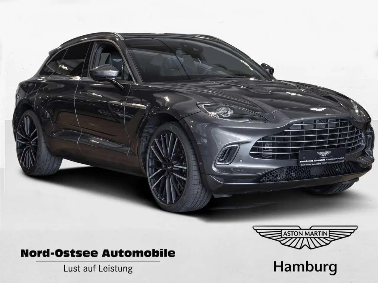 Photo 1 : Aston Martin Dbx 2023 Petrol