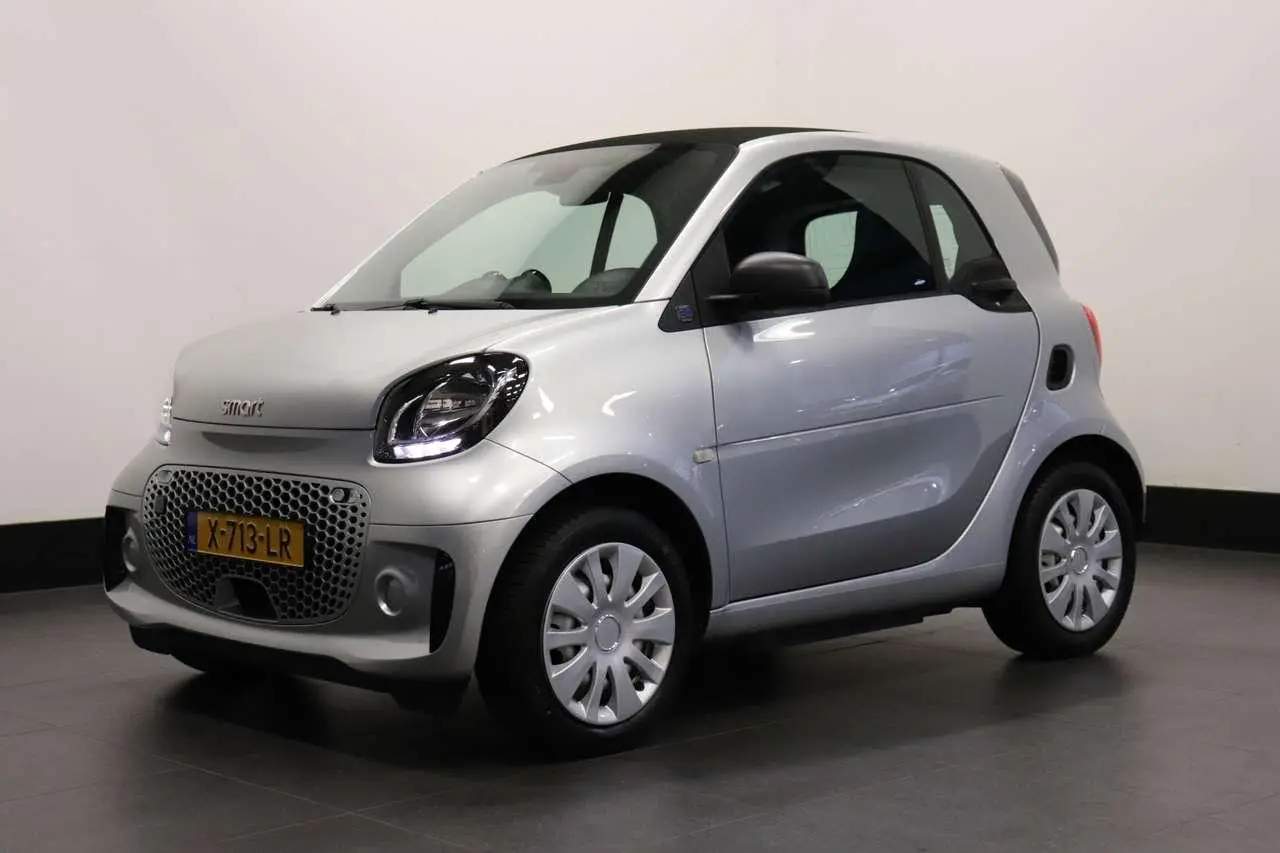 Photo 1 : Smart Fortwo 2021 Électrique