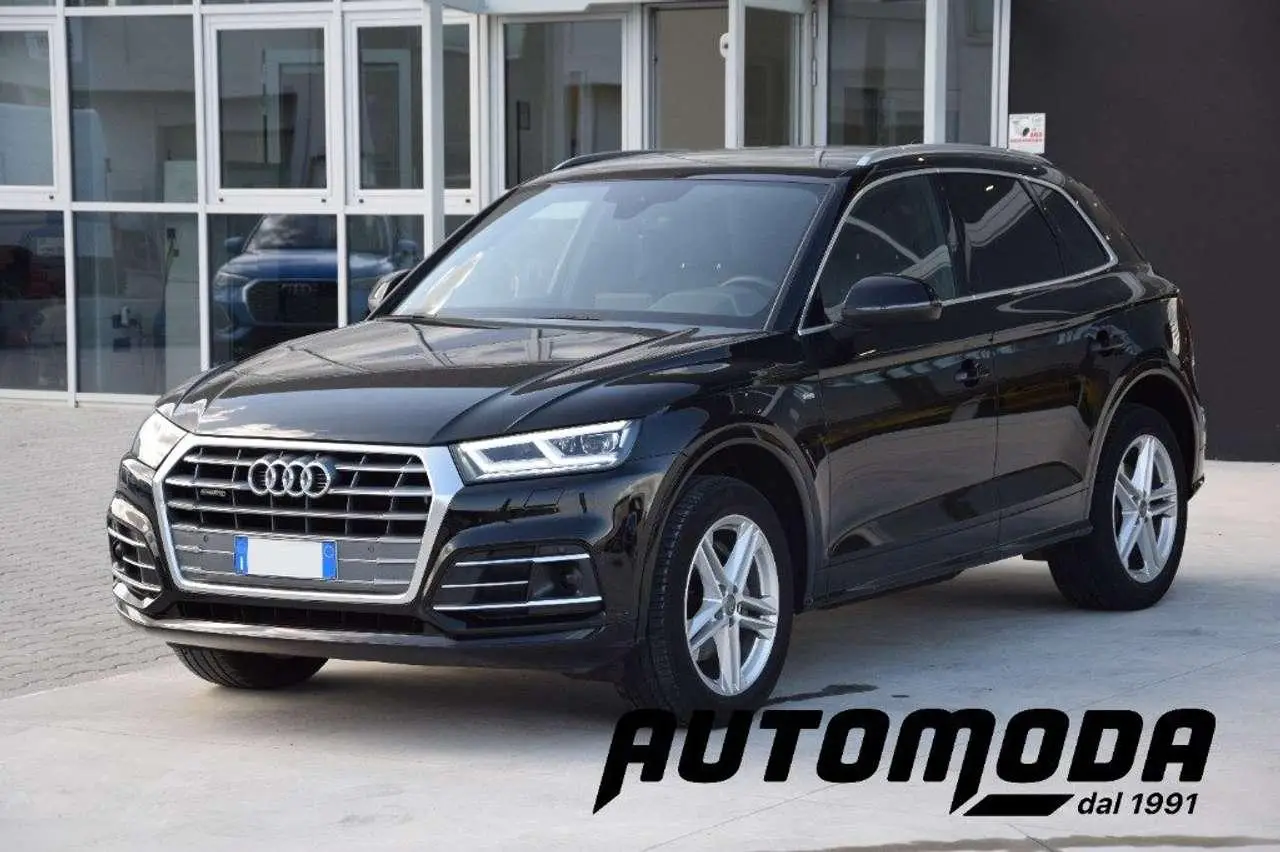 Photo 1 : Audi Q5 2020 Hybride