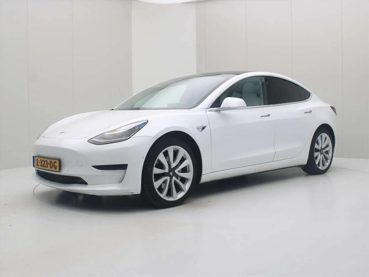 Photo 1 : Tesla Model 3 2019 Electric