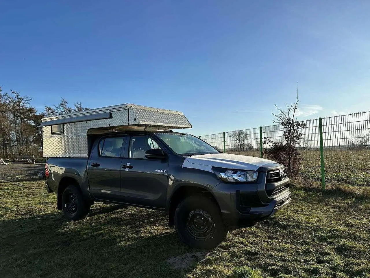 Photo 1 : Toyota Hilux 2024 Diesel