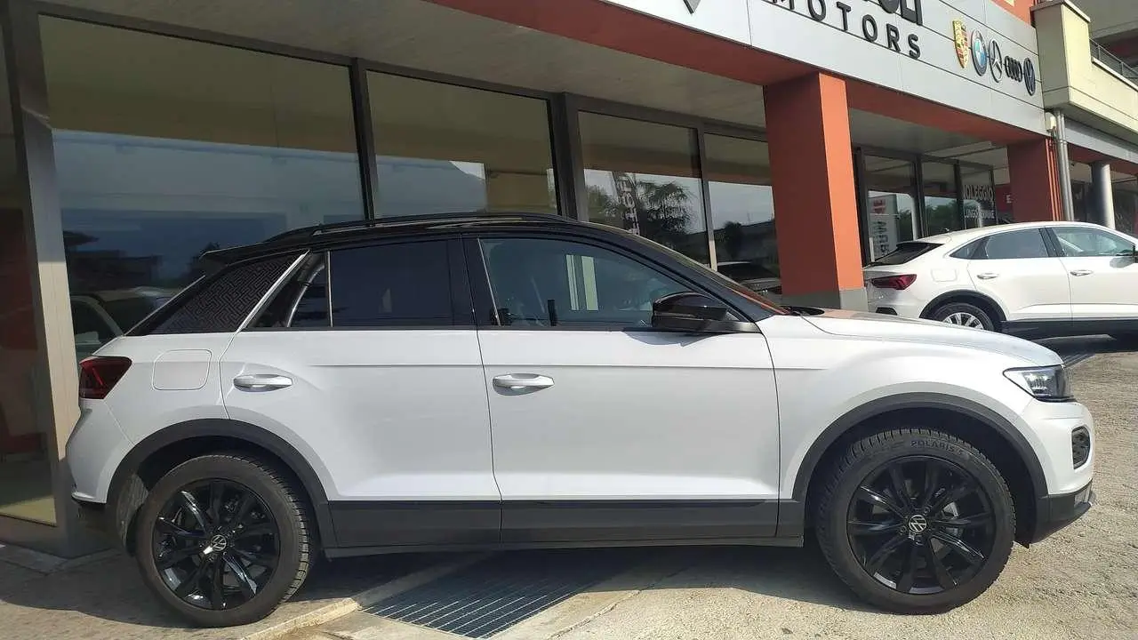 Photo 1 : Volkswagen T-roc 2021 Essence