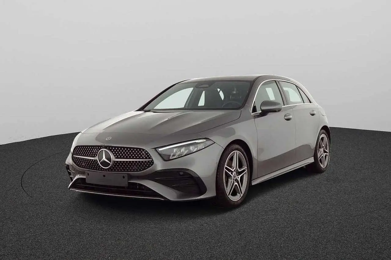 Photo 1 : Mercedes-benz Classe A 2023 Essence