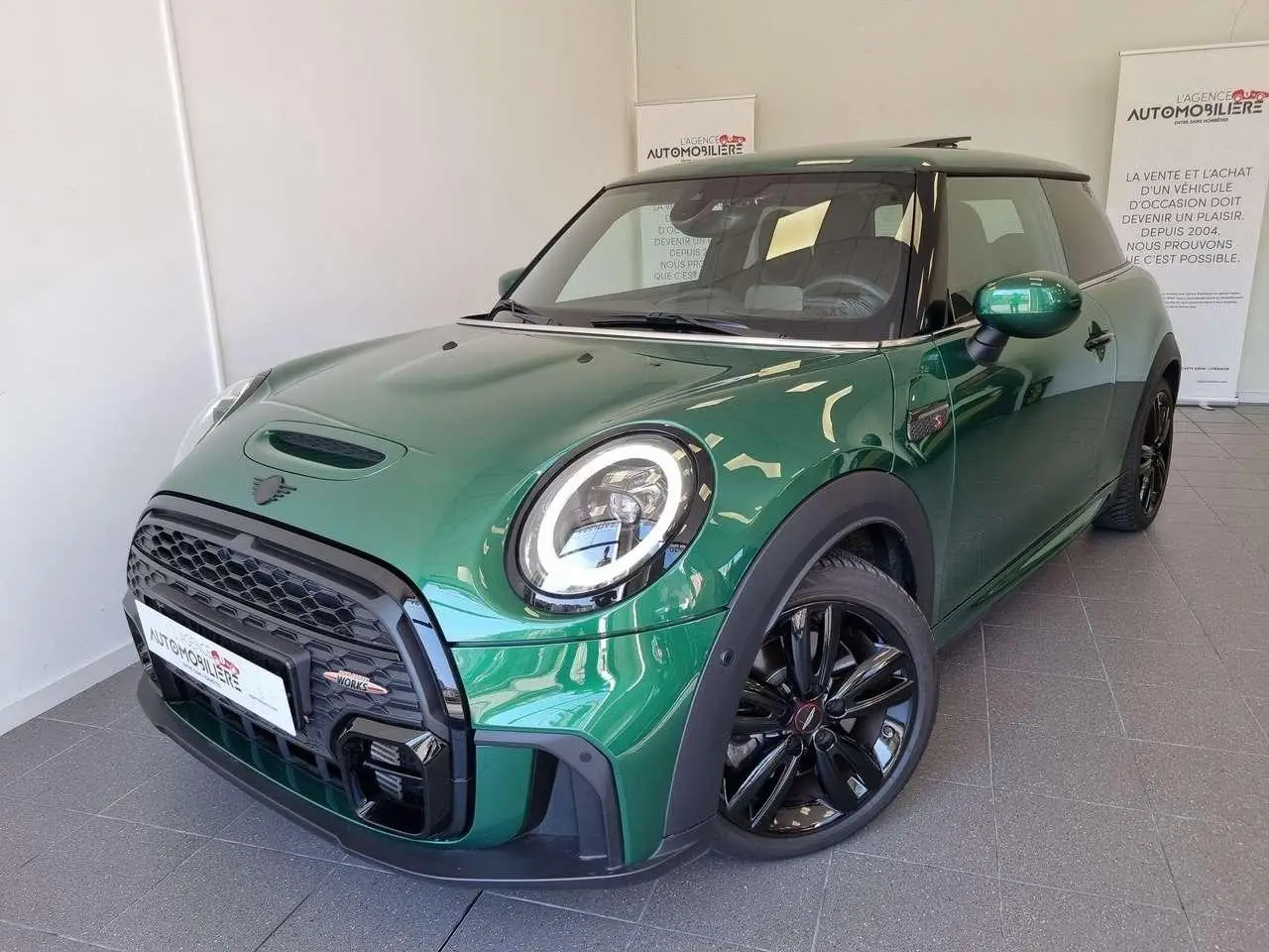 Photo 1 : Mini Cooper 2023 Petrol