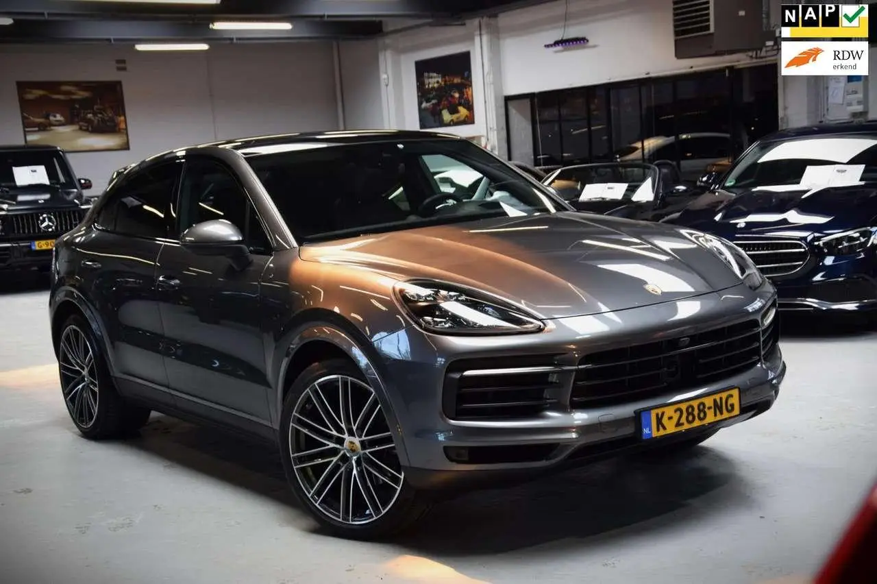 Photo 1 : Porsche Cayenne 2020 Petrol