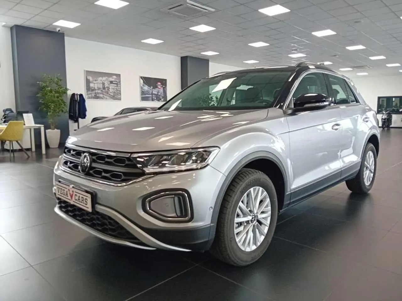 Photo 1 : Volkswagen T-roc 2023 Diesel