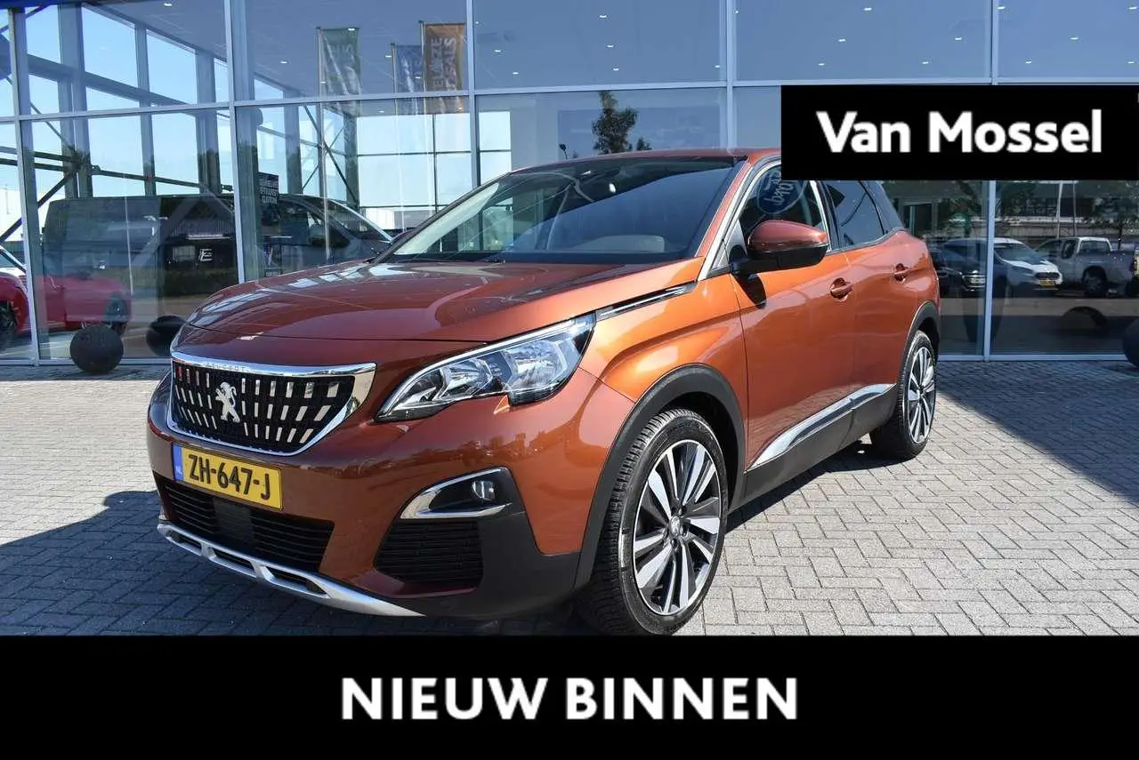 Photo 1 : Peugeot 3008 2019 Essence