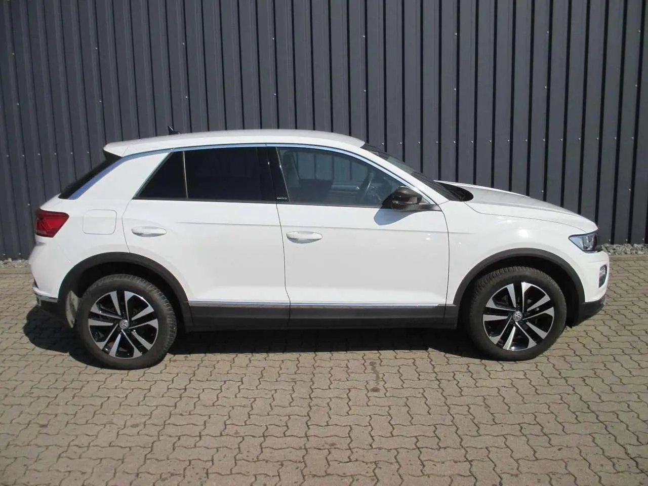 Photo 1 : Volkswagen T-roc 2020 Essence