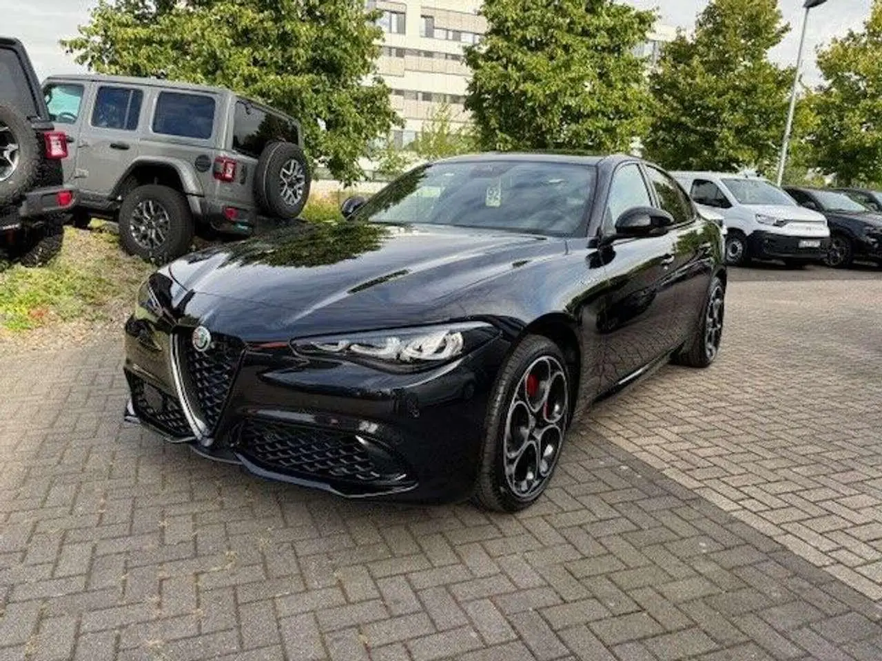 Photo 1 : Alfa Romeo Giulia 2024 Petrol