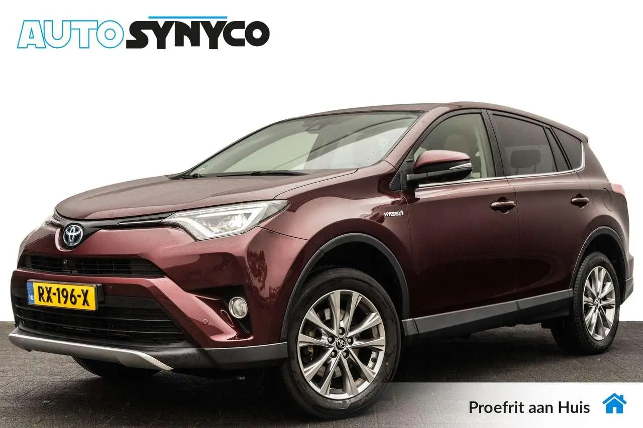 Photo 1 : Toyota Rav4 2016 Hybrid