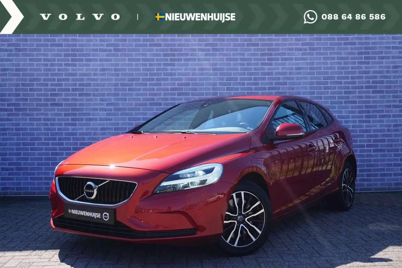 Photo 1 : Volvo V40 2019 Essence