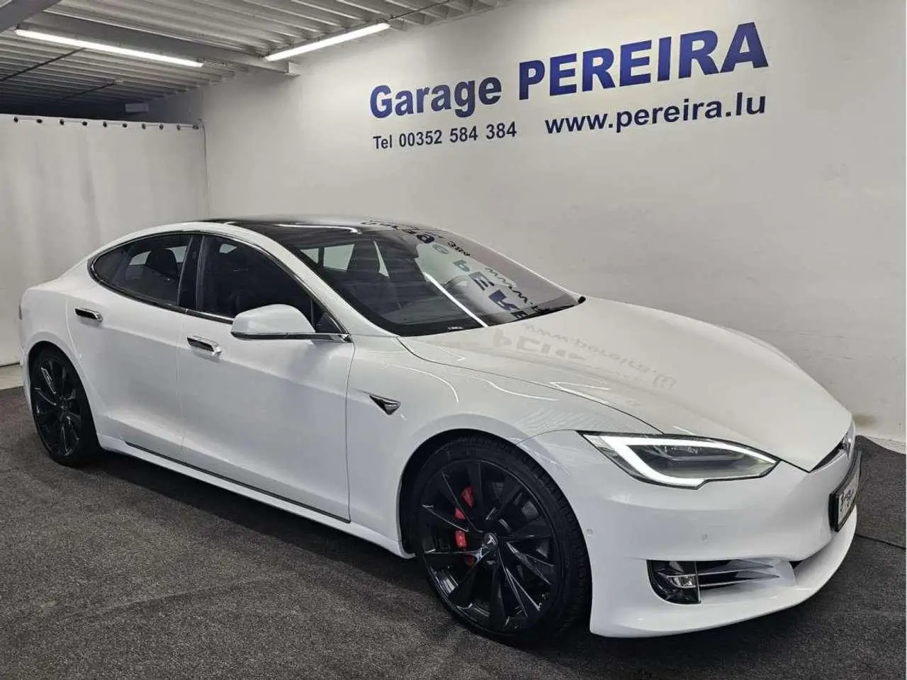 Photo 1 : Tesla Model S 2019 Electric