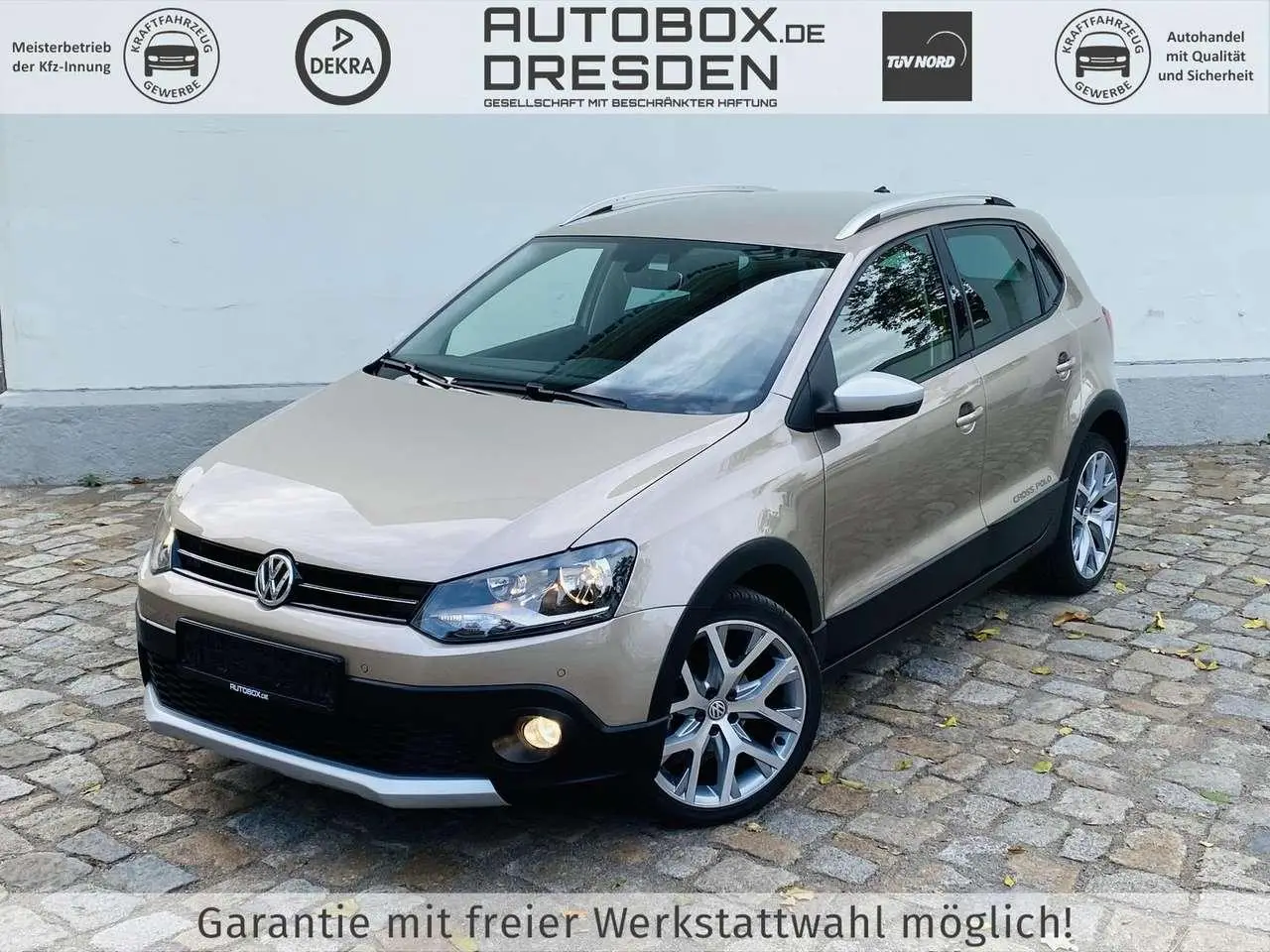 Photo 1 : Volkswagen Polo 2015 Petrol